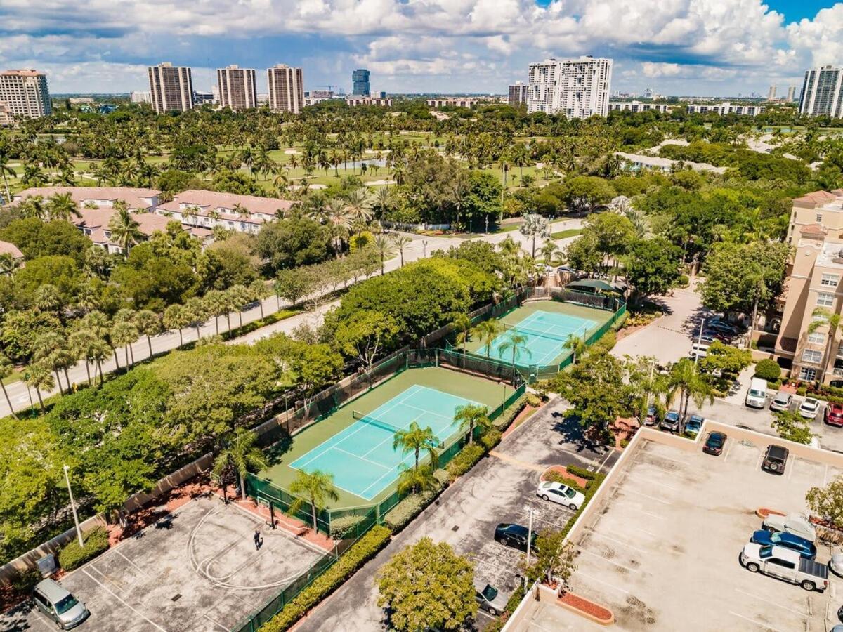 Uhost Ai - 3B Gem W Golf & Intracoastal Views Miami Exterior photo